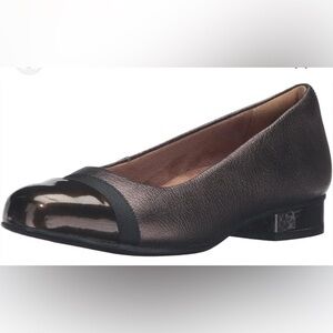 Clark’s Artisan Rose Gold Metallic Keesha Flat Sz 7 EUC